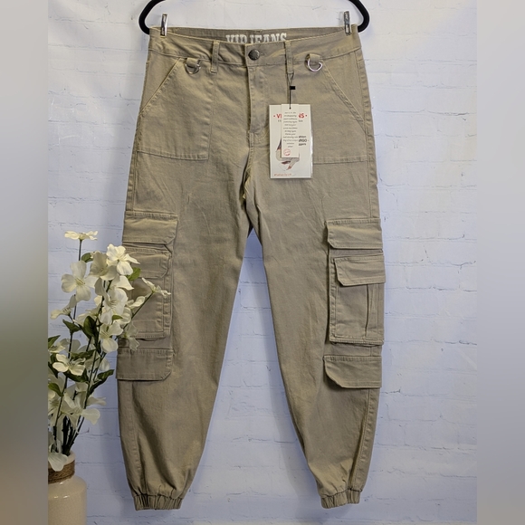 Womans Tan Cargo Pants - Picture 1 of 7